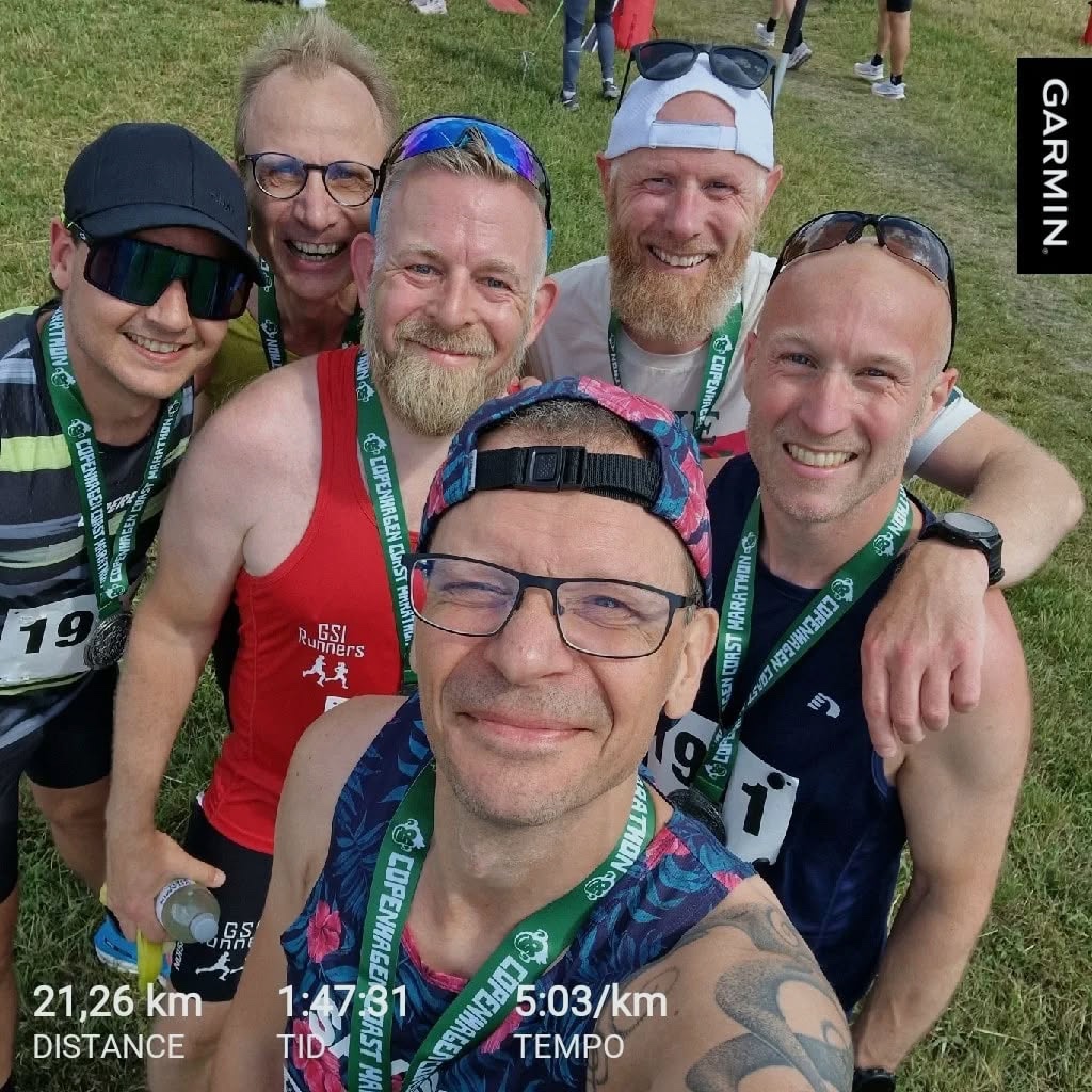 petermenschen Super hyggelig halvmaraton hos @ junglerun.dk sammen med #gutterne . Masser af god stemning og en virkelig flot rute rundt om vandet. Efter nogle hårde dage med at forberede og afho