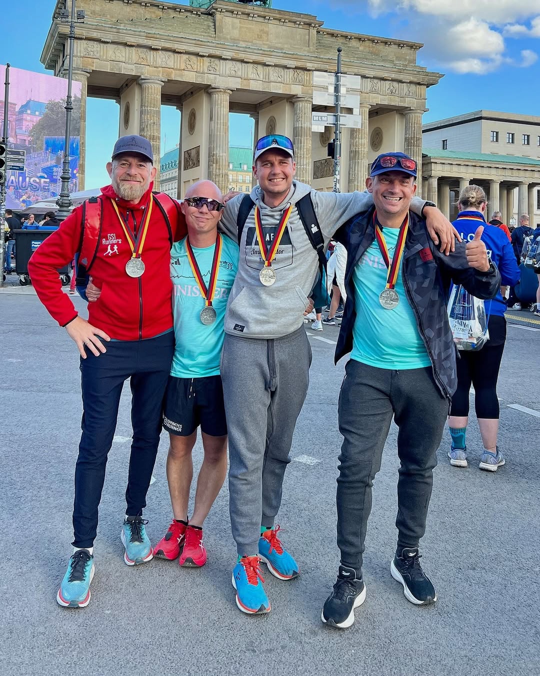 evers.runs Running friends 🤩 Makes every race just thaaaaat more awesome 💪 Mixed pictures from a great roadtrip in the weekend with @diabetesrunner , @loebefar74 and @jacob.kloster 🎉