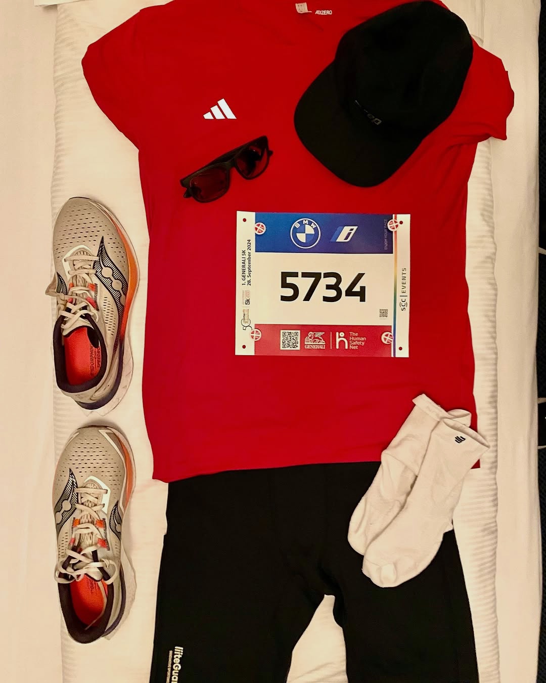 jacob.kloster Outfittet er klar til lørdagens Shake Out Run. 5 km i Berlins gader og ruten rammer det sidste af søndagens marathonrute. Et socialt hyggeløb hvor der også er plads til at få rystet nerv